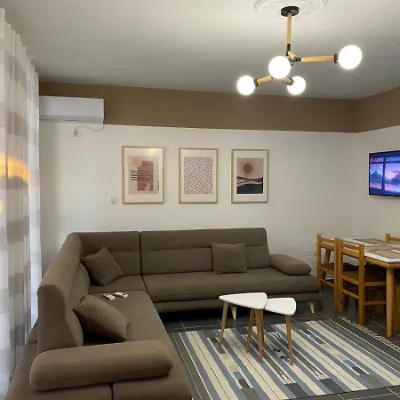 Bellavista Qerret 1 Apartmán *