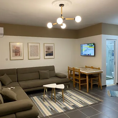 Bellavista Qerret 1 Apartmán *